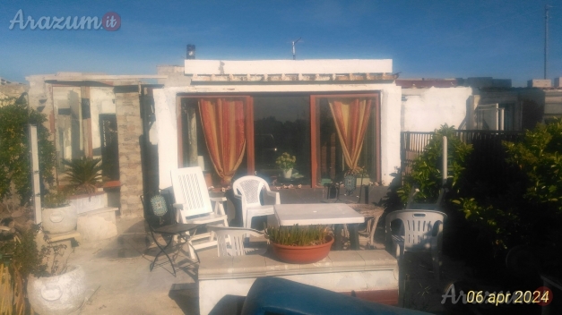 Casa-villino in vendita a pochi km. dal mare in Puglia.