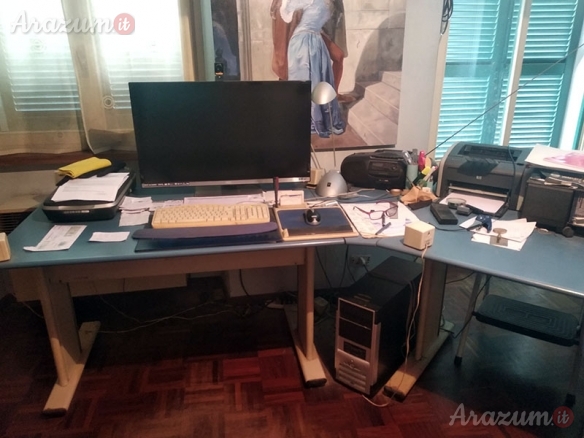 Scrivania e cassettiera