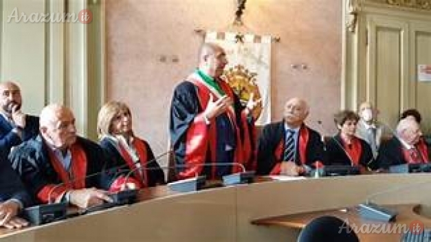 STESURA TESI DA DOCENTE UNIVERSITARIA