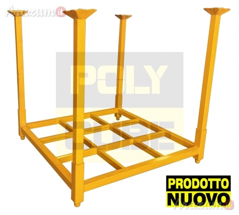 Bancali o pallet in ferro accatastabili con montanti