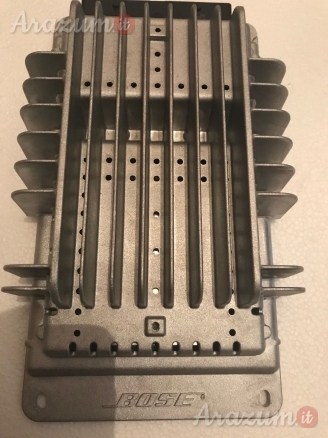 Amplificatore per auto marca Bose
