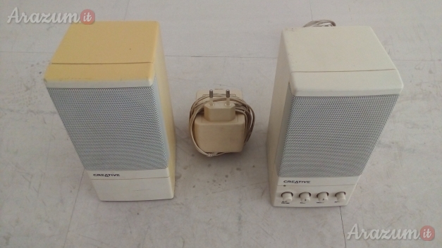 Casse Creative Amplificate 2.1 per pc o altri dispositivi di riproduzione audio.