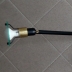 Lampada da soffitto con base curva nera e quattro punti luce. 3