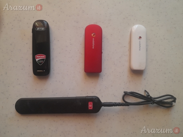 Chiavette modem internet USB, utilizzate per connettersi alla rete dati mobile tramite una scheda SIM