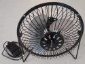 Ventilatore da tavolo con presa USB completo di caricabatteria.