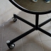 Specchio Forma ovale girevole con ruote struttura in tubolare Nero in metallo