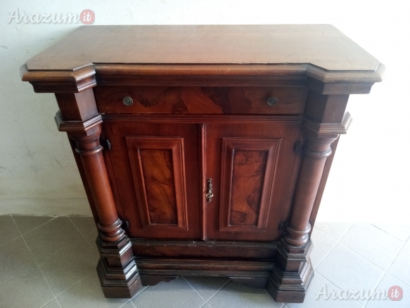 Mobile consolle o porta TV in legno di Noce con ruote sotto