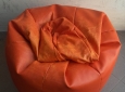 Pouf a Sacco a Pera (o bean bag) Poltrona di colore arancione,