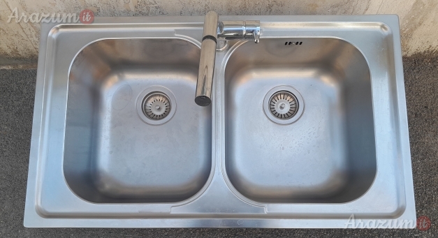 Lavello a doppia vasca in Acciaio inox Completo di rubinetto e scarichi